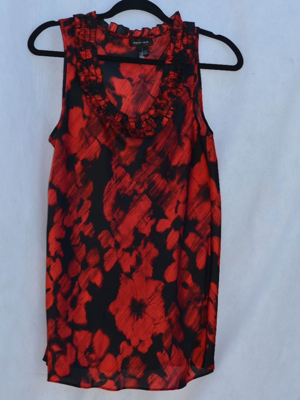 Light airy Red/Black Floral No sleeves Top SZ LSpense